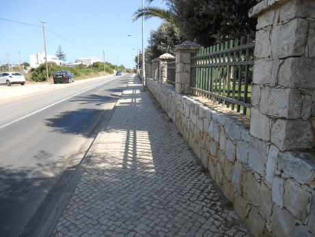 Passeios em calçada — Ferragudo
