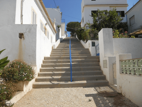 Arruamentos e rede de águas — Ferragudo
